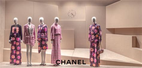 CHANEL – INSTALLATION EXCLUSIVE AUX GALERIES .